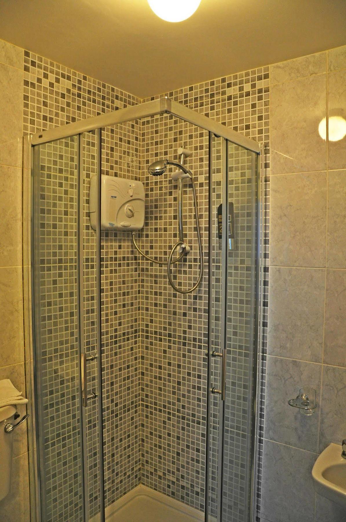 Lyndon Guesthouse ダブリン エクステリア 写真